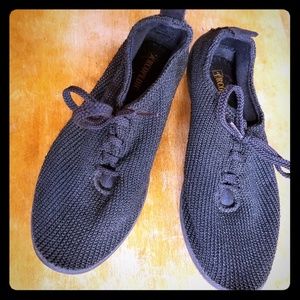 🌱 black sock like sneakers🌱